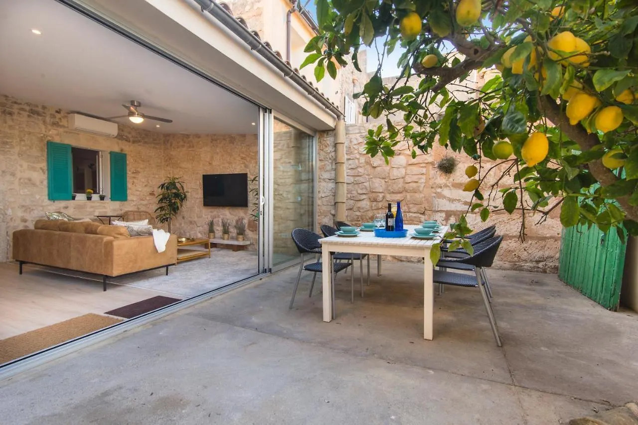 Casa La Limonera. Townhouse With Pool For Up To 6 Persons In Santanyi Villa