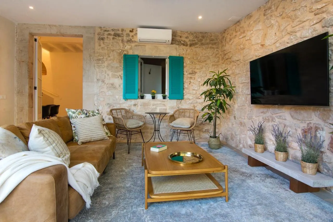 Casa La Limonera. Townhouse With Pool For Up To 6 Persons In Santanyi Villa Spain